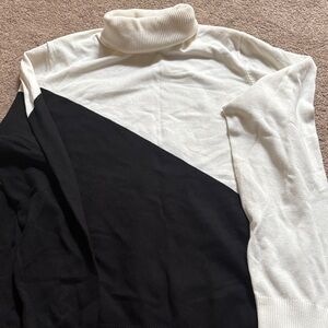 Premise Men's Black and White Diagonal Colorblock Turtleneck Sweater